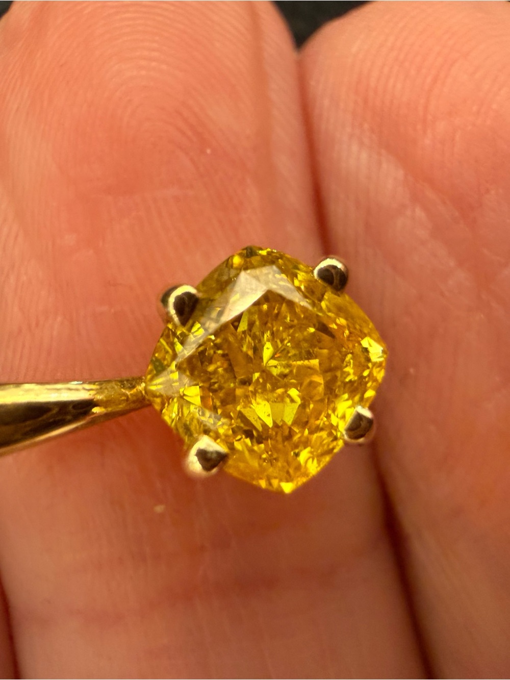 IGI Certified 1ct Fancy Yellow Diamond Cushion Cut Necklace